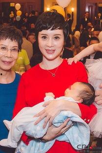 明星恭喜照片,明星合影见证荣耀瞬间