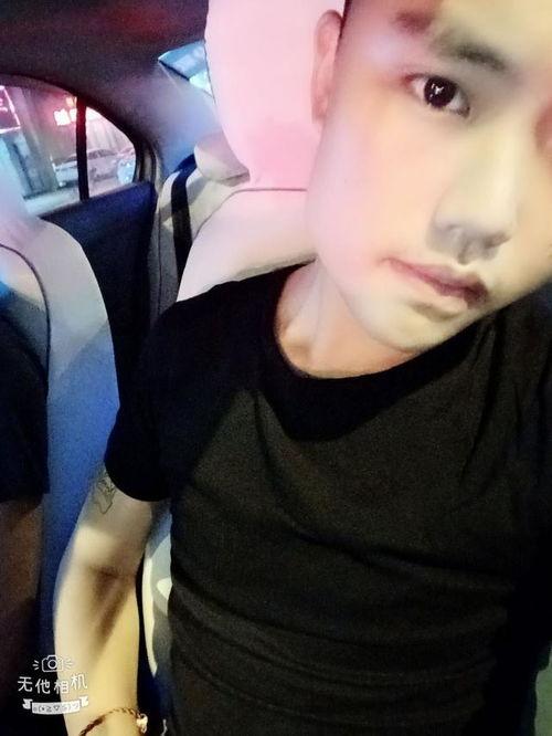 性感快手网红宜哥哥鸭,性感快手网红的时尚魅力之旅