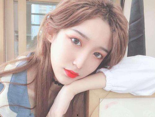 女明星艾比,时尚界的璀璨明星，引领潮流的先锋