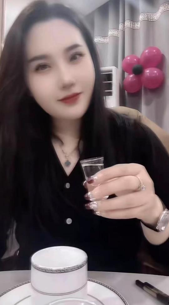 喝酒那女网红