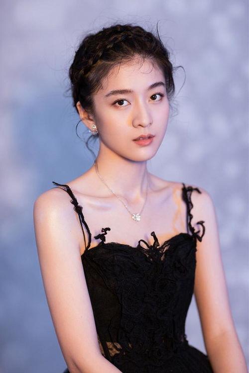 明星张雪迎的照片,青春洋溢，魅力四射