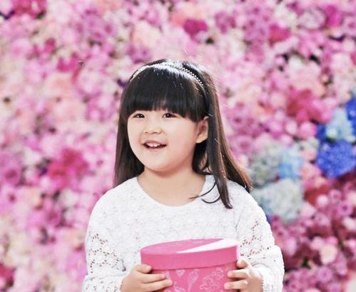 女明星收养孩子