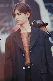 男明星女性化,时尚跨界与性别界限的探索